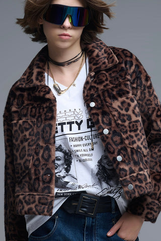 The Q2 Cropped Button up Faux Fur Jacket in Leopard Print-Brown