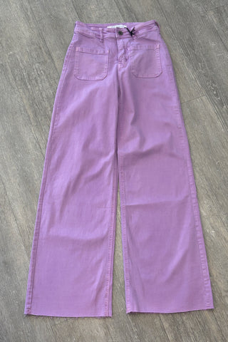 The Q2 Straight Leg Jeans - Lilac
