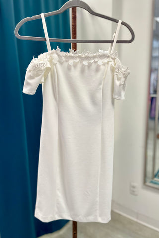 Kensie Crepe Cold Shoulder Floral Appliqué Cocktail Dress - Ivory