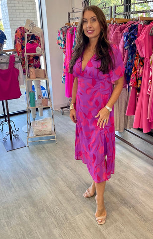 The Q2 Short Sleeve V-neck Chiffon Maxi Dress in Floral  -  Fuchsia