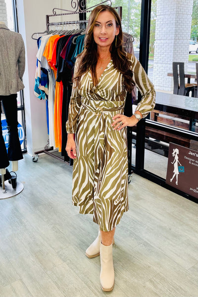 The Q2 Midi Belted Wrap Dress Zebra - Green