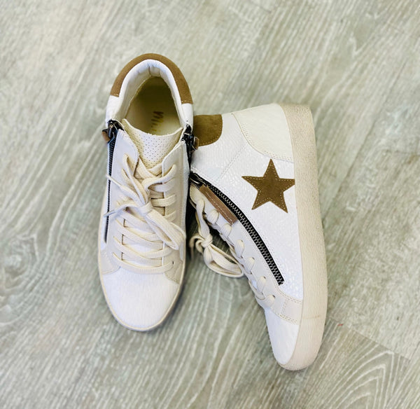 ELLE Hightop Star Sneaker - White