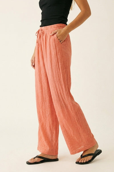 The Q2 Wide Leg Crinkle Fabric Pants- Coral